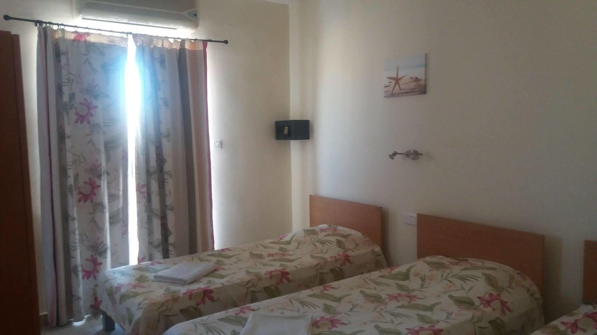 Burlington Apartments San Ġiljan Kültér fotó