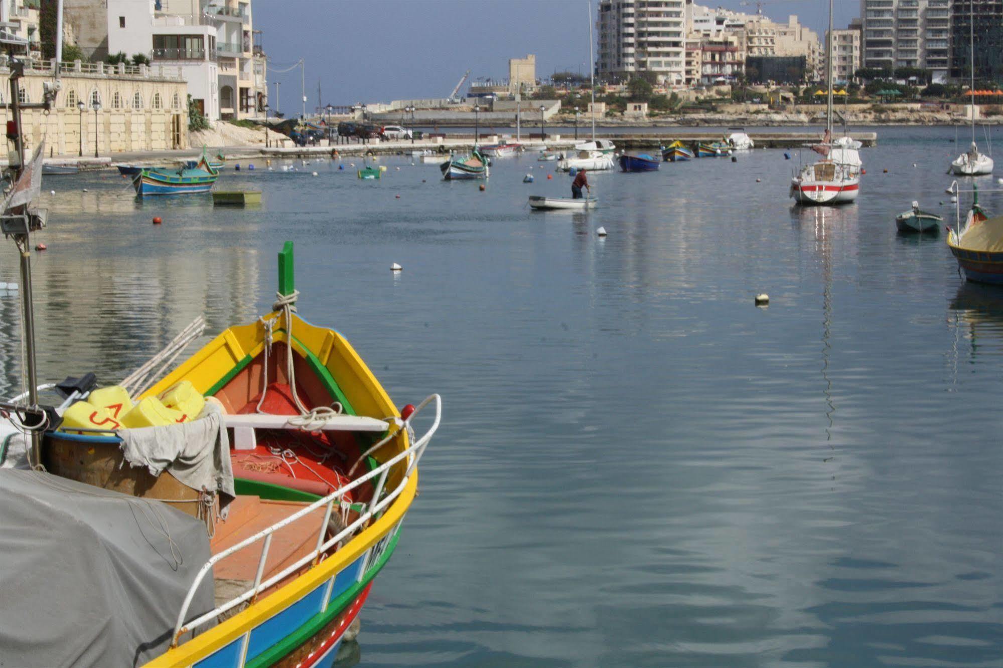 Burlington Apartments San Ġiljan Kültér fotó